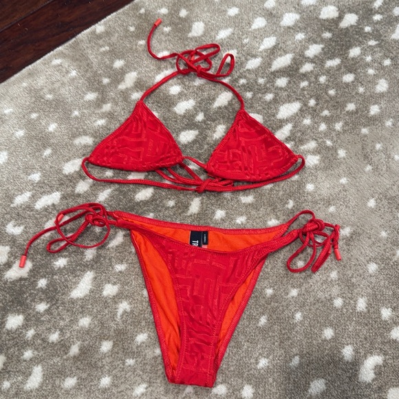 Triangl Swimwear VINCA - ATCH Top XS - Bottom XS Cheeky - Picture 2 of 15